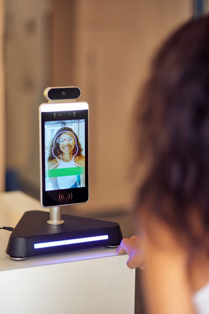 6 Reasons to Use Biometric Facial Recognition in the Workplace