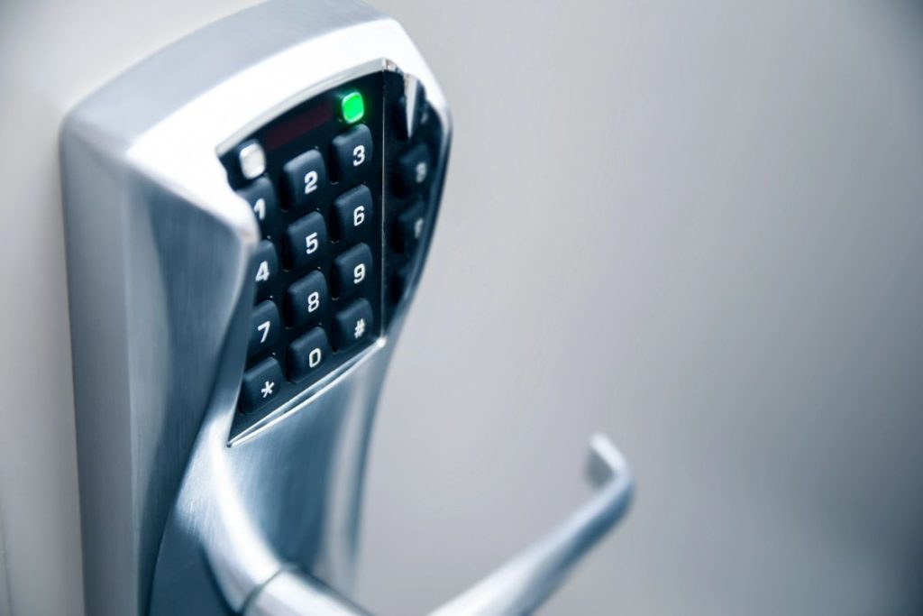 How Does Advanced Lock Systems Contribute to Guest Satisfaction