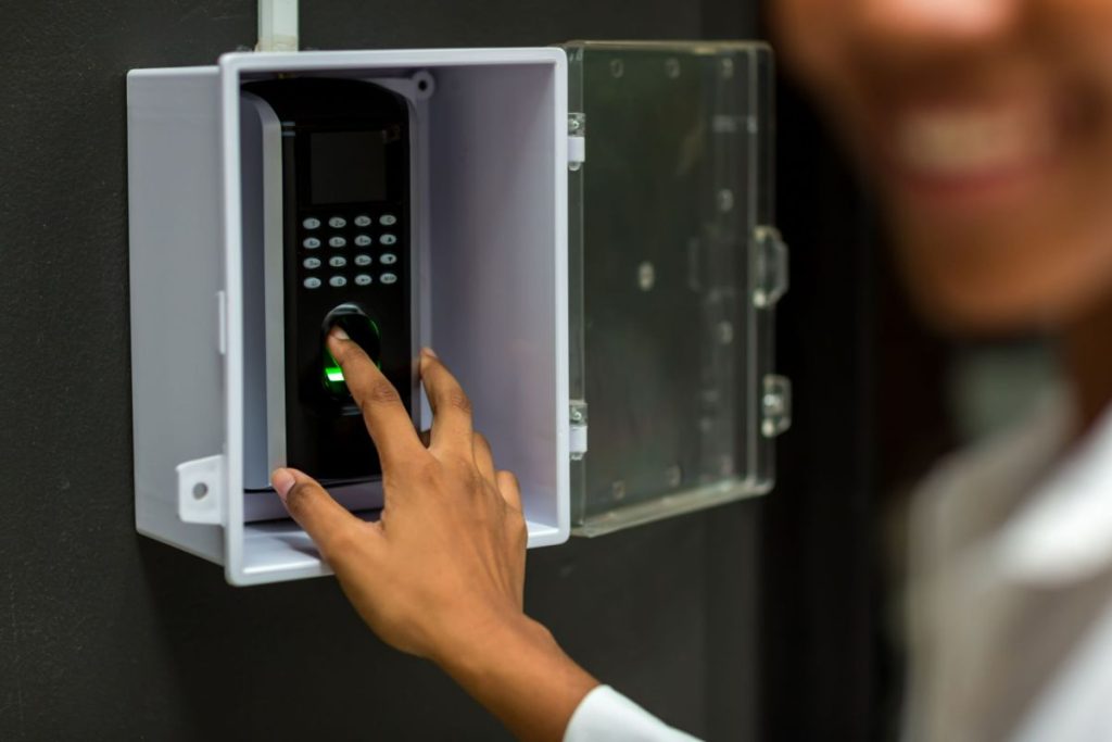 5 Features of an Automated Time and Attendance System