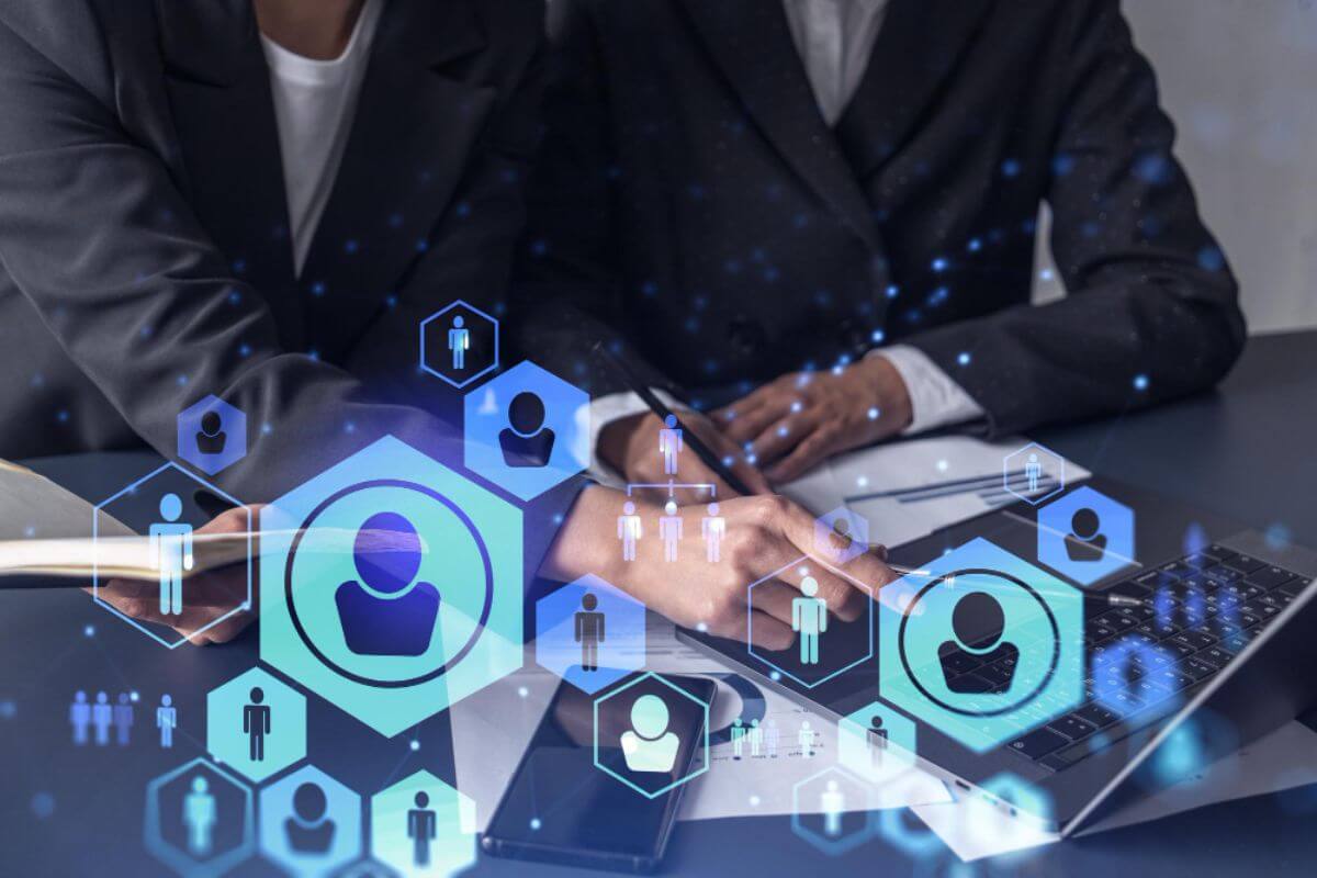 Important considerations when evaluating HR management system features for business use